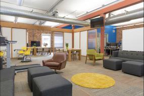 上海办公室地板装修实物图片