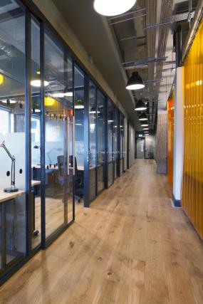 时尚公司办公室装修效果图