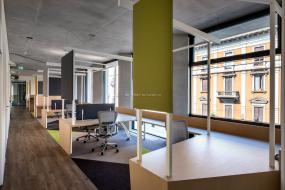 高端敞开式办公室装修效果图