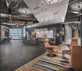 最新小型loft办公室装修图片