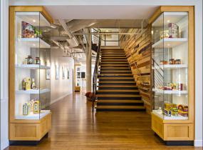 挑高办公室装修实物图片