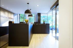 挑高办公室装修高清效果图