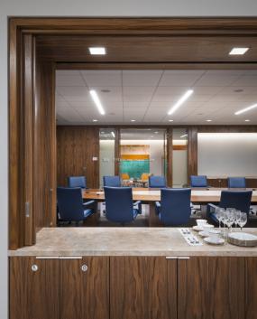 最新办公室生态木吊顶装饰效果图