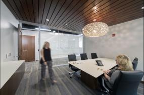 2018年办公室生态木吊顶装修效果图