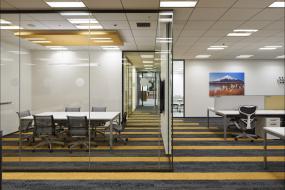 2018年办公室矿棉板吊顶装修效果图