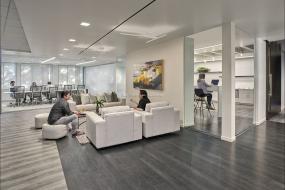 最新办公室pvc扣板吊顶装饰实景图