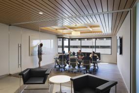 最新办公室格栅吊顶装饰效果图