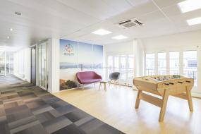 高端办公室pvc吊顶装修图片