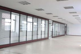 办公室屏风装潢图片