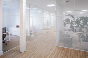 高端办公室石膏板吊顶装修效果图