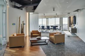 高档办公室石膏板造型顶装修效果图