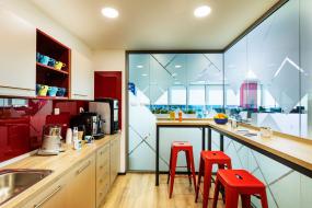 最新办公室石膏板造型顶装饰效果图片