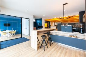 办公室石膏板造型顶装修高清效果图