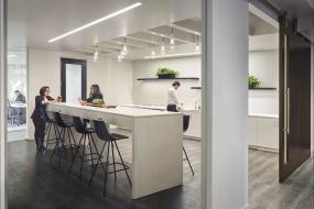 最新办公室石膏板造型顶装饰实景图