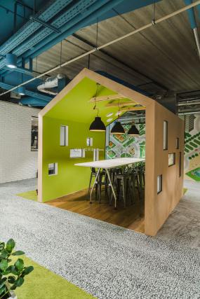 裸顶办公室装修实景图片