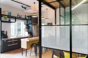 高端裸顶办公室装修图片