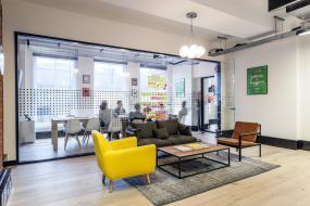 上市公司办公室装修实景图图片