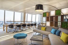 高档传媒公司办公室装修效果图