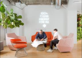 高端国外IT公司办公室装修效果图