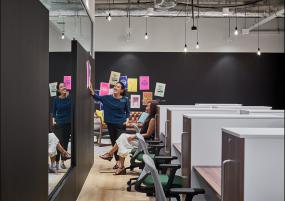 高档创意公司办公室装修效果图