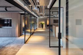 高端创意公司办公室装修效果图