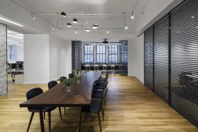 餐饮公司办公室装潢图片