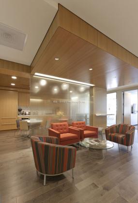 高端餐饮公司办公室装修效果图