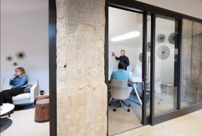 最新劳务公司办公室装饰效果图片