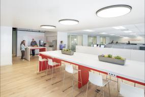 高档餐饮公司办公室装修图片