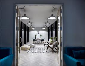 最新劳务公司办公室装饰效果图