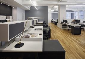 最新餐饮公司办公室装饰实景图