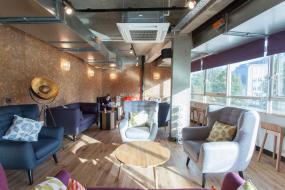 最新物业管理公司办公室装饰实景图