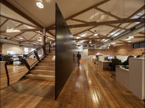 高档中介公司办公室装修图片