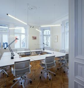 中介公司办公室装饰图片