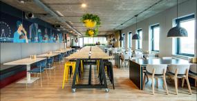 高档物业管理公司办公室装修效果图