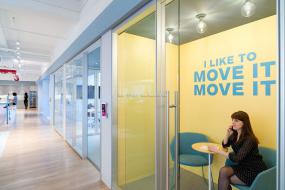 最新香港公司办公室装饰效果图