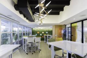 日本公司办公室装饰图片