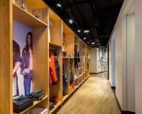 日本公司办公室装修效果图