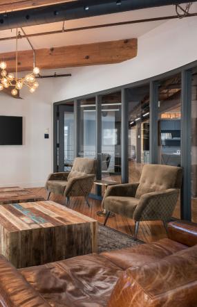 最新日本公司办公室装饰实景图