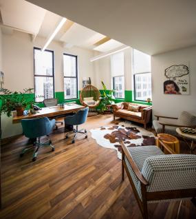 日本公司办公室设计装饰图