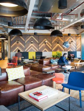 中型公司办公室装修实景图片