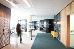 办公室拼花地板装修实景图片