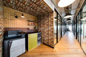 2018年中型公司办公室装修效果图