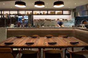 最新酒吧餐厅装饰实景图