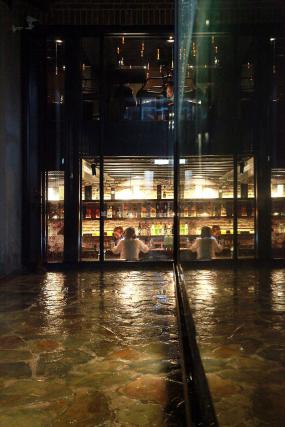 最新LOFT风格餐厅装饰实景图