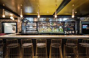 高档LOFT风格餐厅装修图片