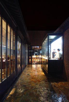 LOFT风格餐厅装潢效果图