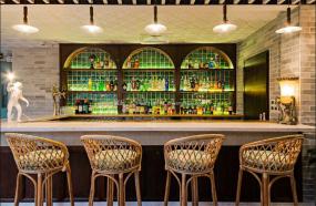 高档LOFT风格餐厅装修效果图