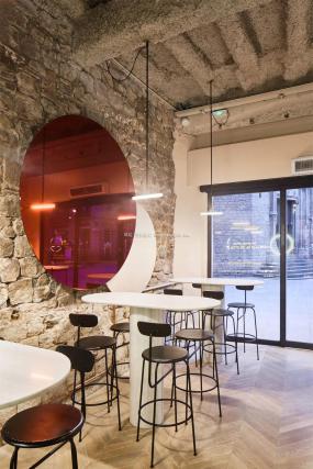 工业风格酒吧设计装饰效果图