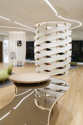 服装零售店装修实景图图片